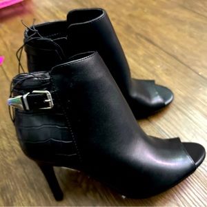 Nine West, booties size 6 1/2, New
